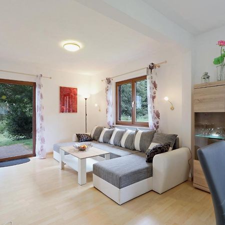 Seepark Kirchheim Ferienhaus Bei Vera Mit Sauna Bagian luar foto