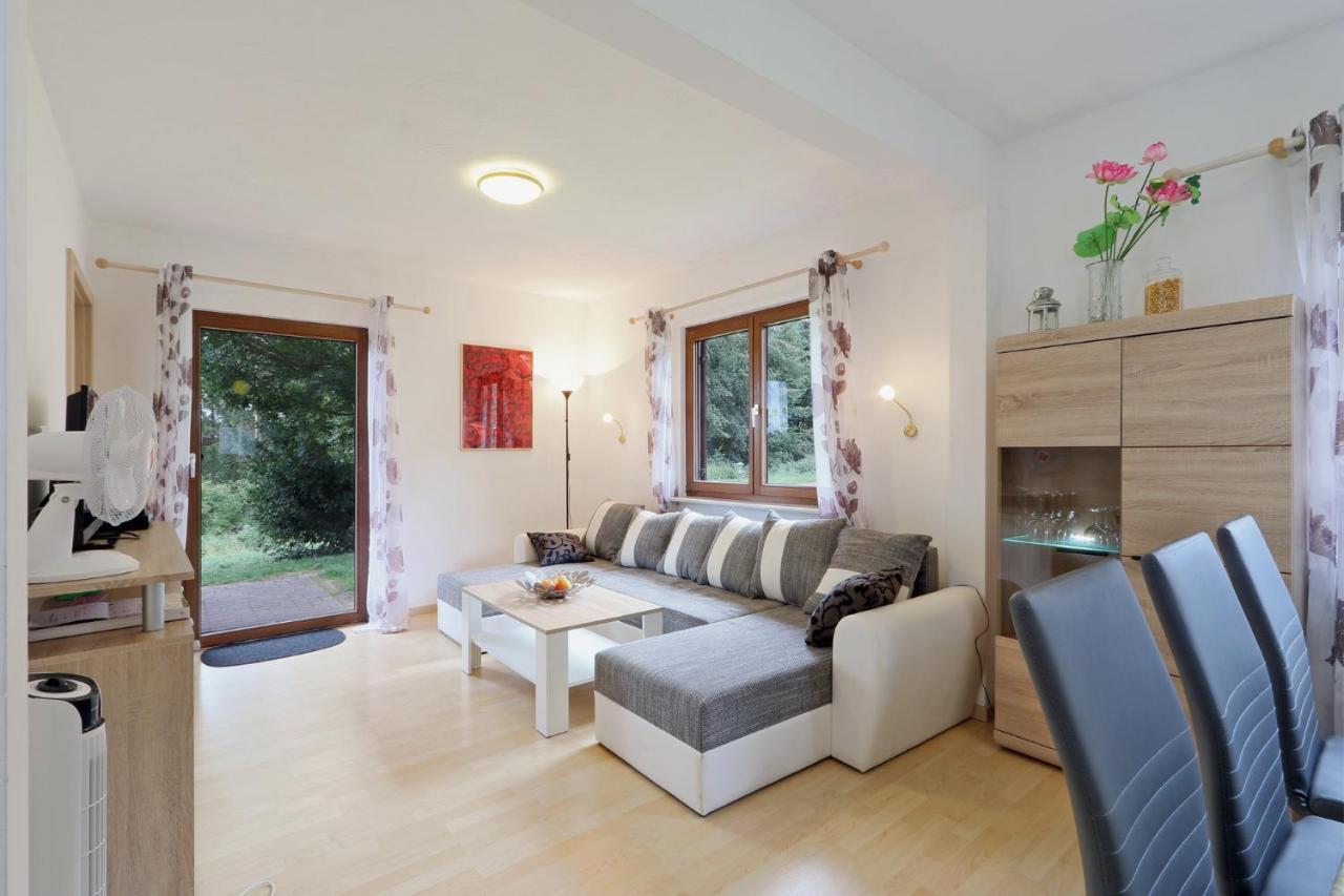 Seepark Kirchheim Ferienhaus Bei Vera Mit Sauna Bagian luar foto